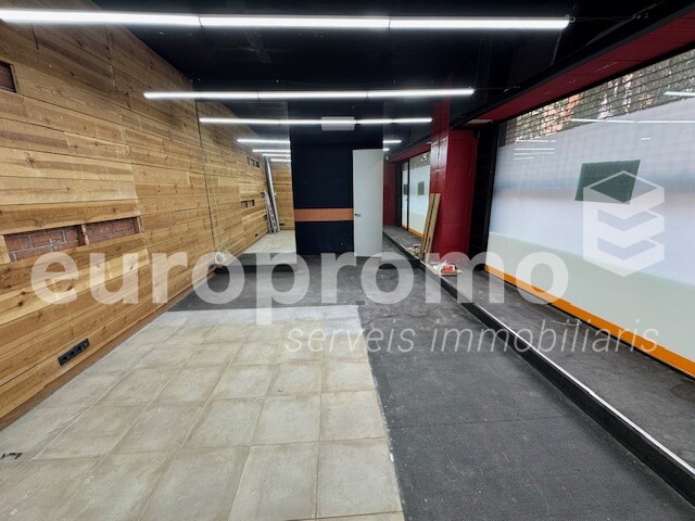 Local comercial de 46m2 situat a la zona de la Devesa amb sortida de fums!